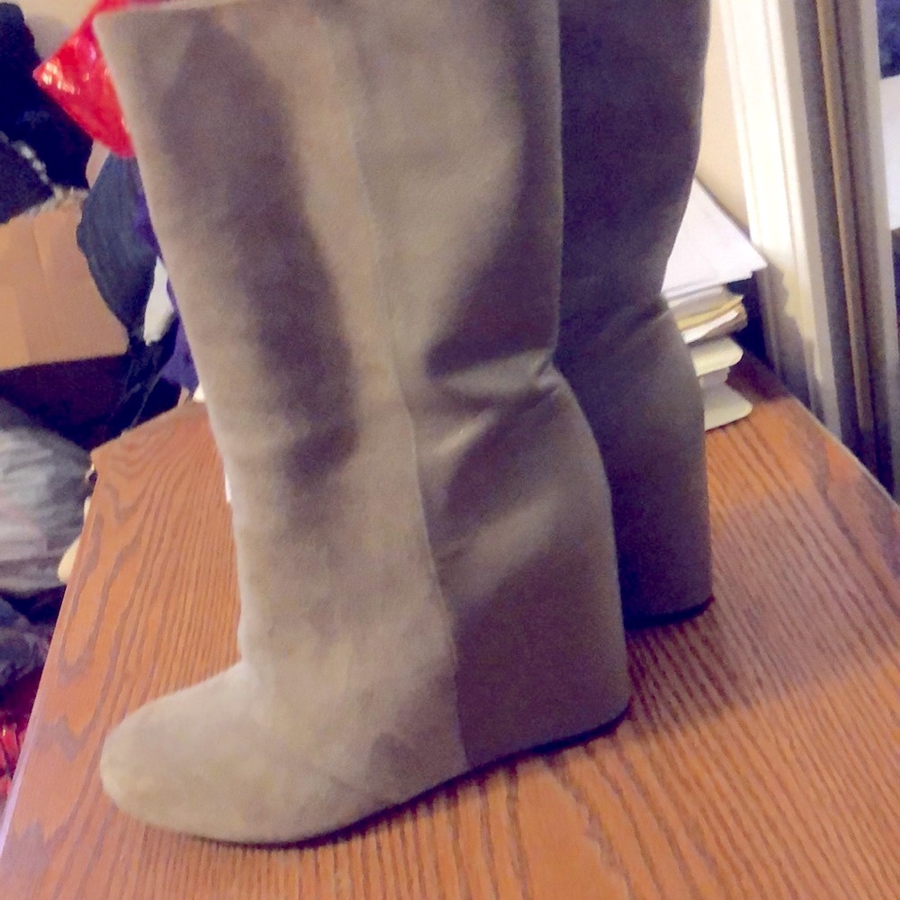 Light grey two tone suede with leather wedges
